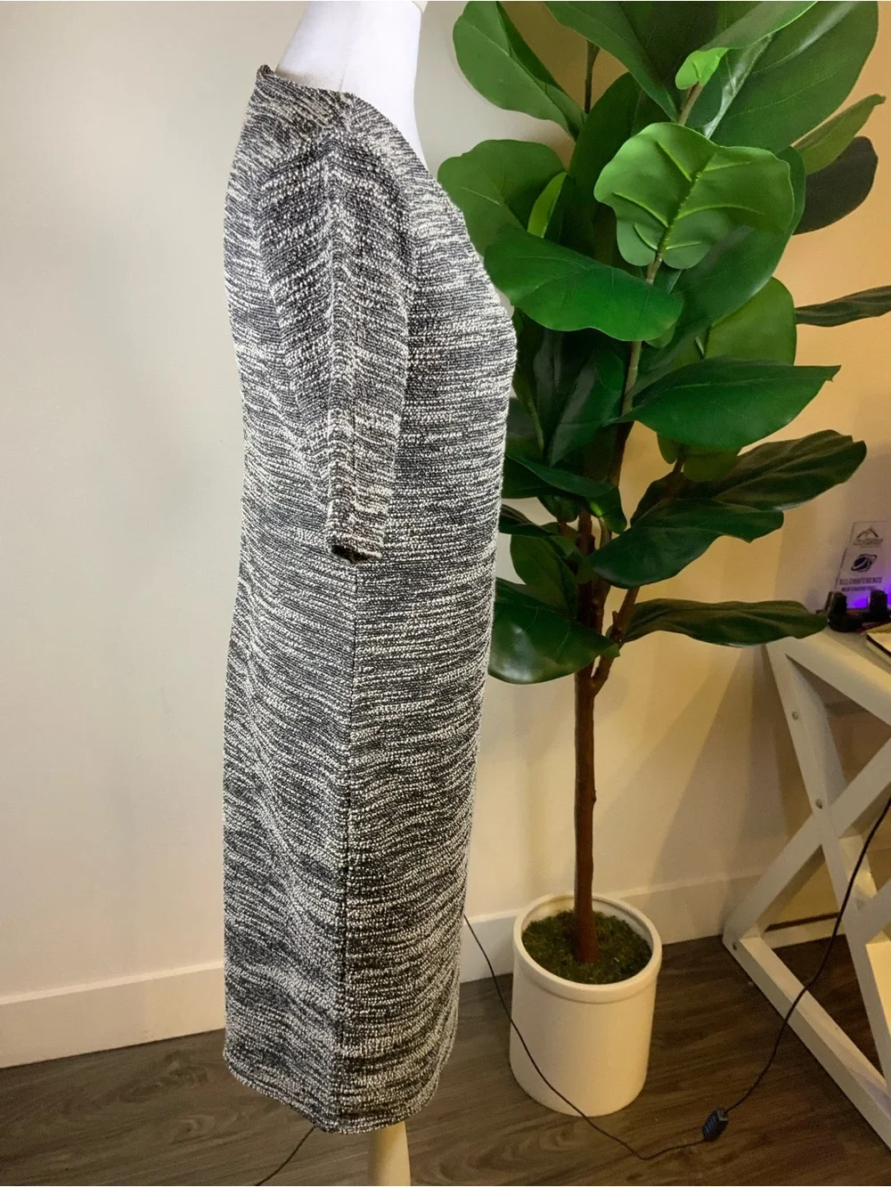 Banana Republic Black & White Knit Short Sleeve Dress